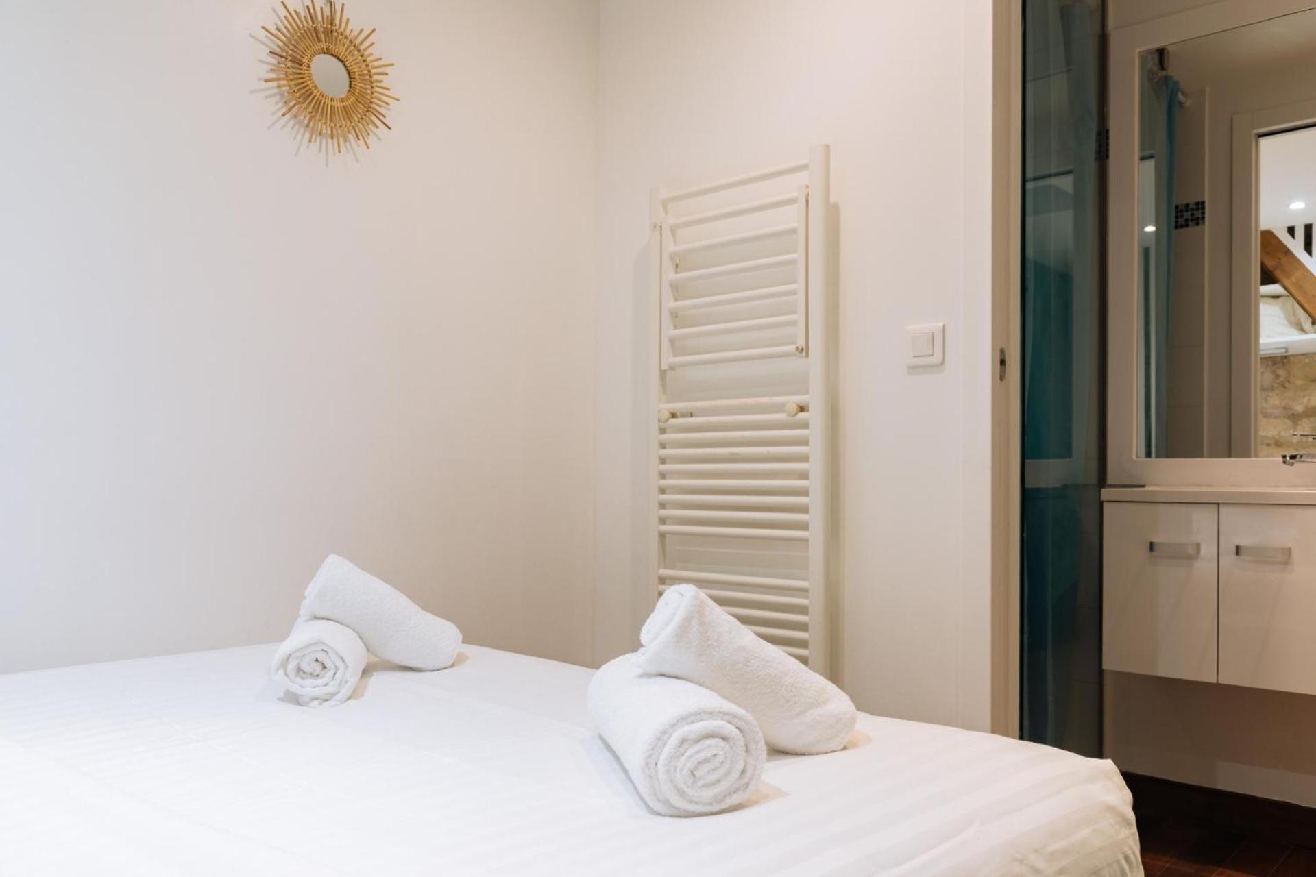Modern 1 Bedroom Apartment Near Eiffel Tower ปารีส ภายนอก รูปภาพ